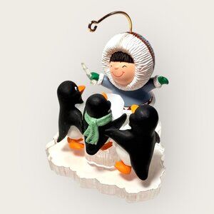 Vintage 1998 Hallmark Frosty Friends Ornament Chorus of Penguins Cool Carols